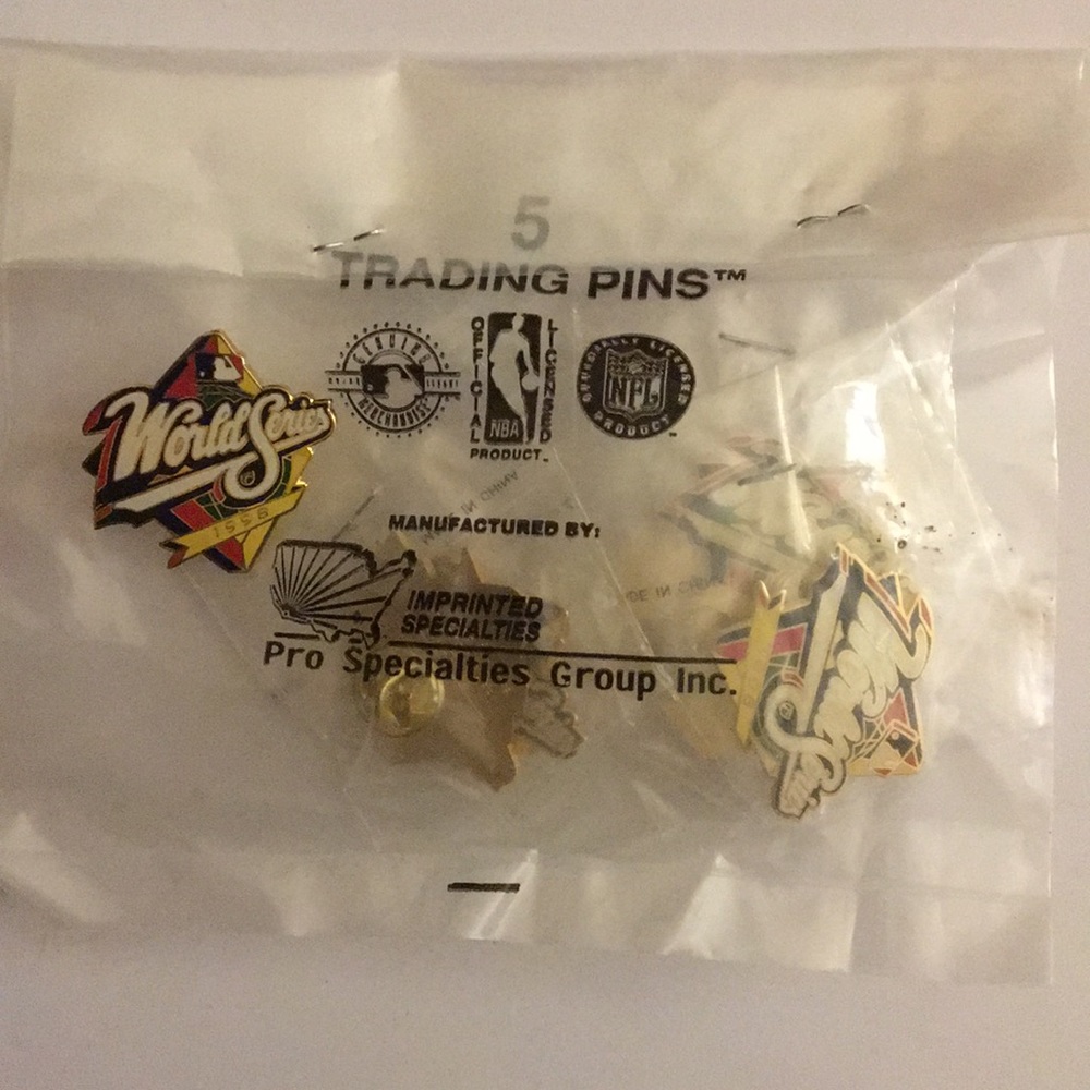 New York Yankees vs SD Padres 5 pack 1998 WS pin